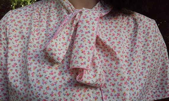 True Vintage short sleeved 50's 60s blouse featur… - image 3