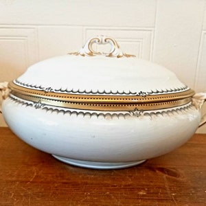 Vintage large Booths Silicon China Simplex pattern tureen