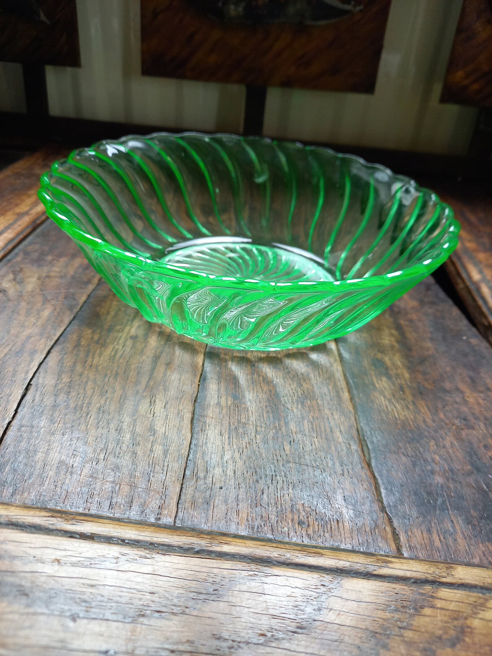 Vintage Art Deco 30's Green Uranium Glass Fruit Salad Bowl Etsy