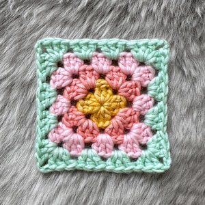 How To Crochet A Granny Square, Crochet Granny Square Pattern, Easy Granny Square Pattern, Granny Square - Classic Granny Square pattern