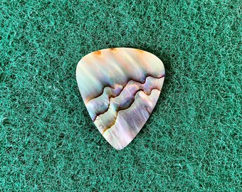 Púa de guitarra de concha de abulón/0,8 mm de grosor, forma clásica... de BeachSidePicks.