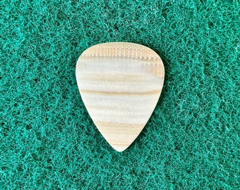 Seashell guitar pick/0.8mm thick, classic profile... by BeachSidePicks.