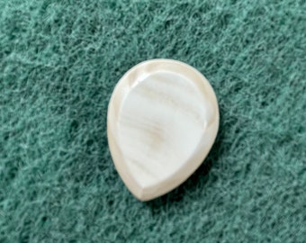 Seashell guitar pick/4.6mm thick, teardrop profile... by BeachSidePicks