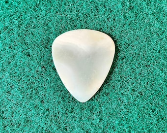 Seashell guitar pick/1.1mm thick, classic profile... by BeachSidePicks.