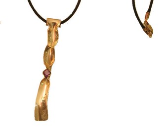 Pendant with Violet Zirconita