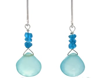 Boucles D'oreilles Créoles Ikita Paris - Verre Bleu Avec Réflexions, Fermoir Papillon - Style Art Déco
