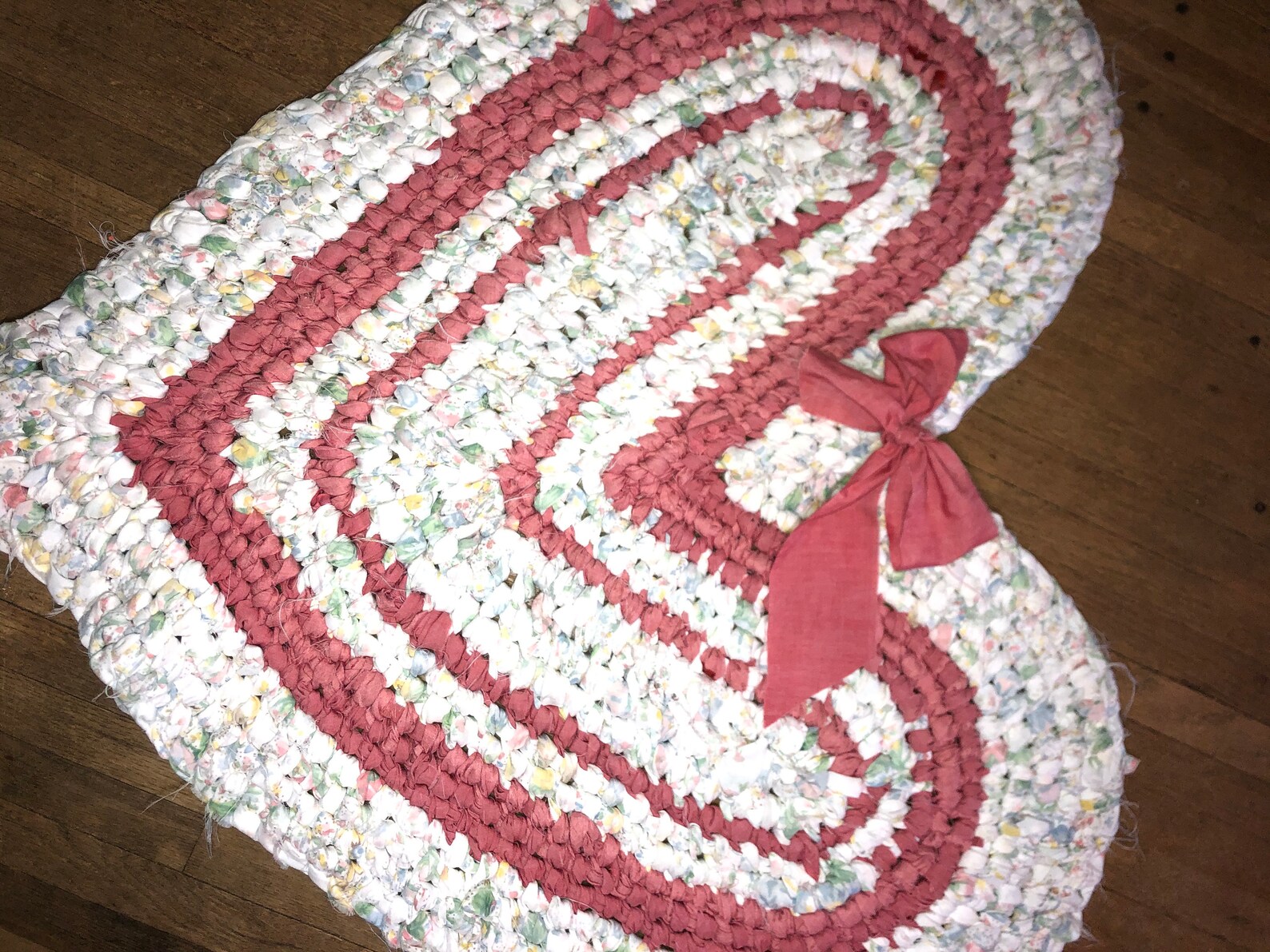 Heart Shaped Rag Rug / Toothbrush Rug / Rose & White Etsy