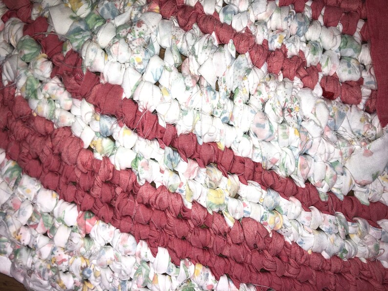 Heart Shaped Rag Rug / Toothbrush Rug / Rose & White Etsy