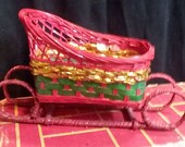Vtg WICKER CHRISTMAS SLEIGH. 8.5 quot like new.