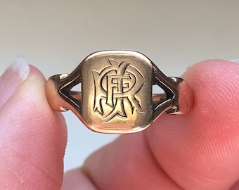 Antique Edwardian 14K Gold Initial Ladies Signet Ring