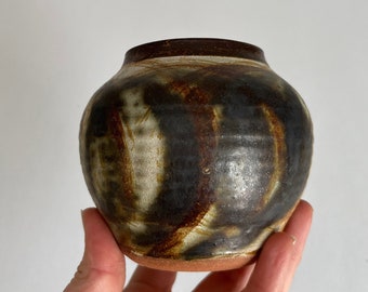 Vintage 1976 Baldwin signierte Mid Century Studio Keramik Kleine Vase oder Sukkulenten Kaktus Pflanzer