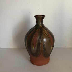 vintage des années 1970, vase de poterie studio canadien moderne du milieu du siècle SD ou DS Wynyard Saskatchewan