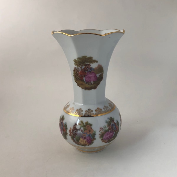 Vintage Gloria Bayreuth Porcelain Fragonard Style Love Story 8 & 1/4 Inch Vase