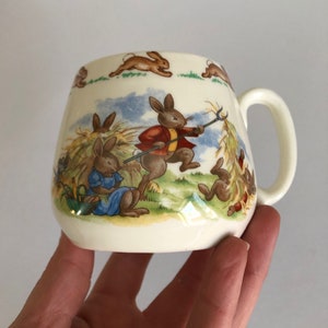 Tazza vintage Royal Doulton Bunnykins per bambini, fienagione