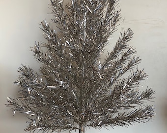 nice full 1960s vintage evergleam 4 foot aluminum christmas tree in box - Vintage Aluminum Christmas Tree nice full 1960s vintage evergleam 4 foot aluminum christmas tree in box - Vintage Aluminum Christmas Tree