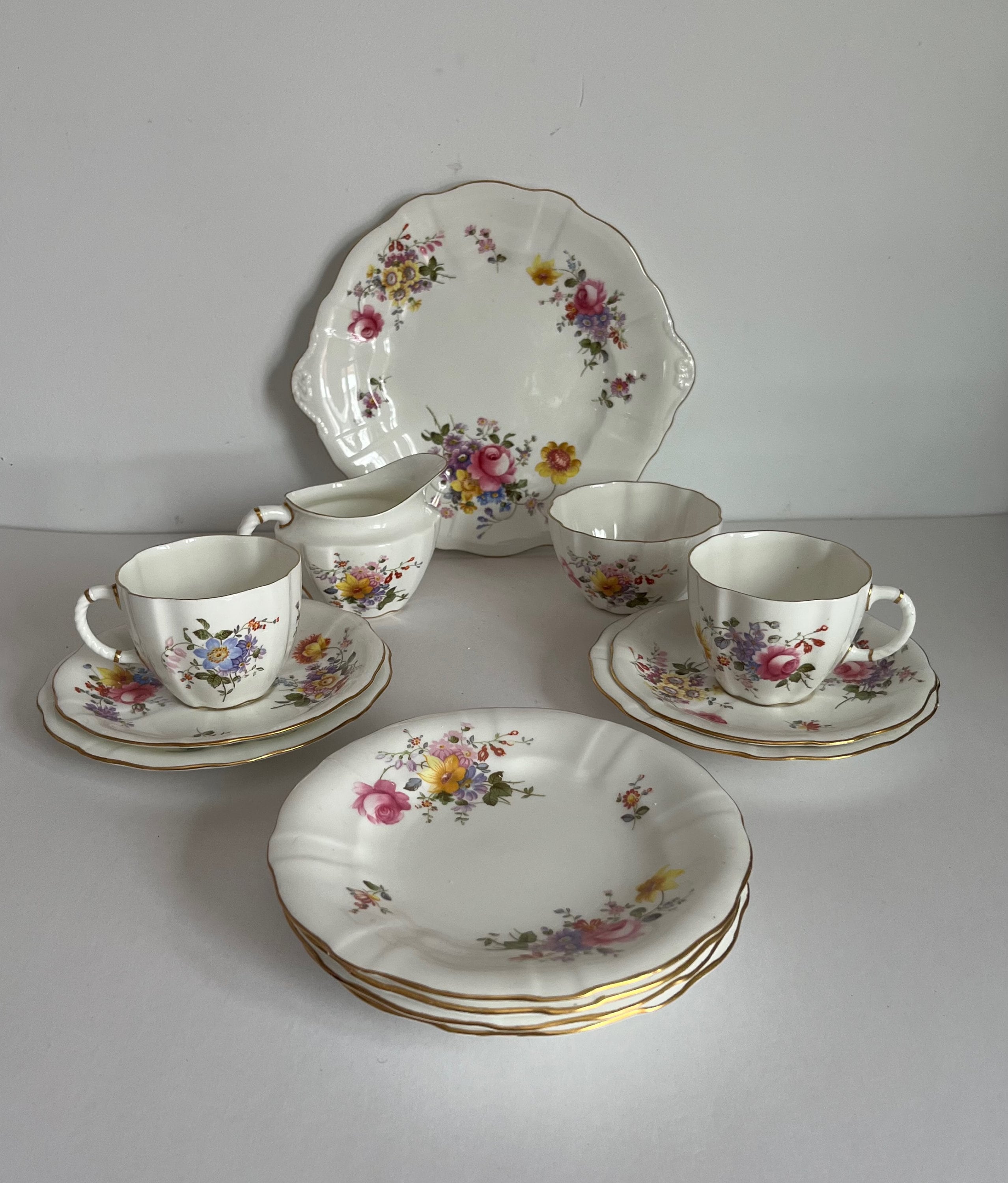 ロイヤルクラウンダービーポジーティーカップ &ソーサー&小皿2セット