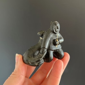 Vintage Canadian Inuit Soapstone Carving Seal Hunter Bobby Quppaapik Tarkirk