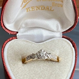 Anillo de compromiso vintage de diamantes de oro blanco de 10 quilates de mediados de siglo