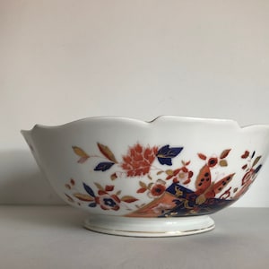 Antique 19th Century British Porcelain Butterfly Imari Serving or Fruit Bowl
