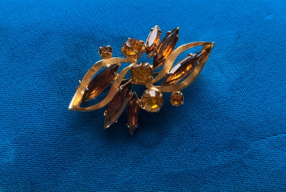 Broche Ancienne En Forme De Navette Sertie De Zirconium - Bijou Vintage En Alliage - Occasion Bel état