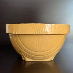 Vintage Medalta Rustic Primitive Farmhouse Yellowware Yellow Ware Pottery Mixing Bowl