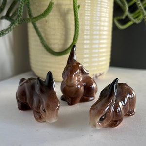 Beswick Rabbits (JL) Beswick Rabbits (JL)