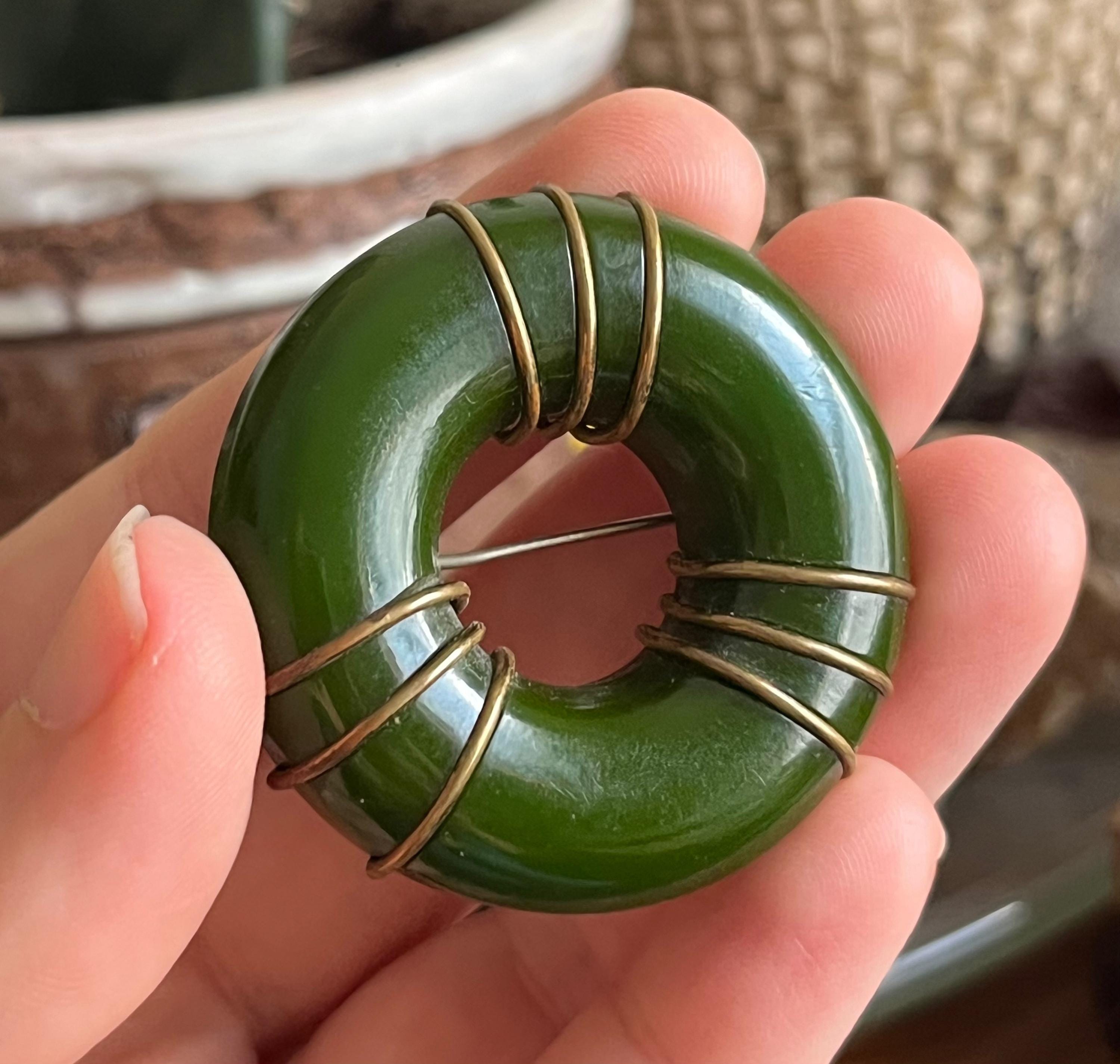 Vintage Green Bakelite Disk Circle Live Preserver Brooch - Etsy