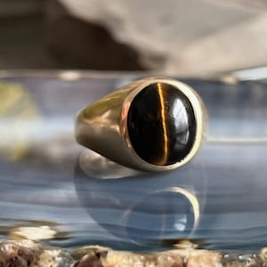 Vintage 1980s Mens 10K Gold Tigers Eye Signet Ring
