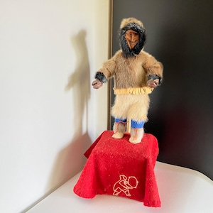 Vintage Handmade Canadian Inuit Eskimo Doll Sculpture Art