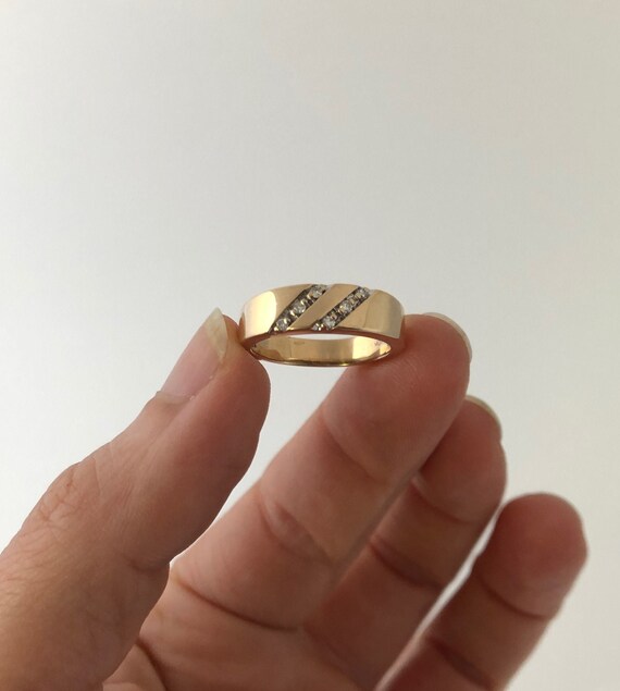 Vintage 1970s Modernist 10K Yellow Gold Diagonally
