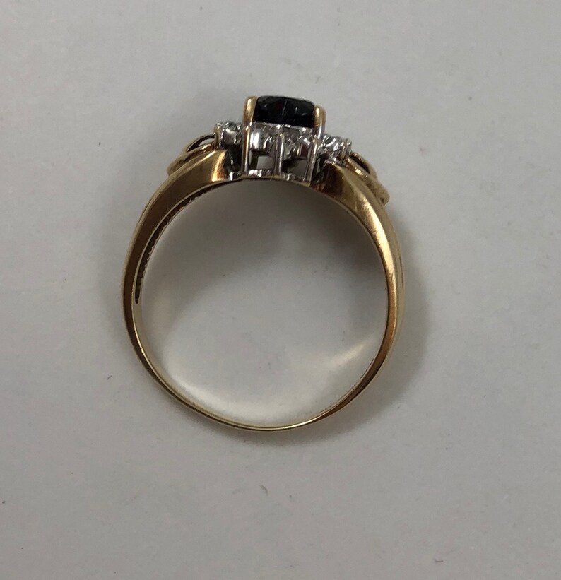 Vintage Victorian Style 10K Gold Heart Shaped Garnet Diamond Ladies Cluster Cocktail Dinner Statement Ring