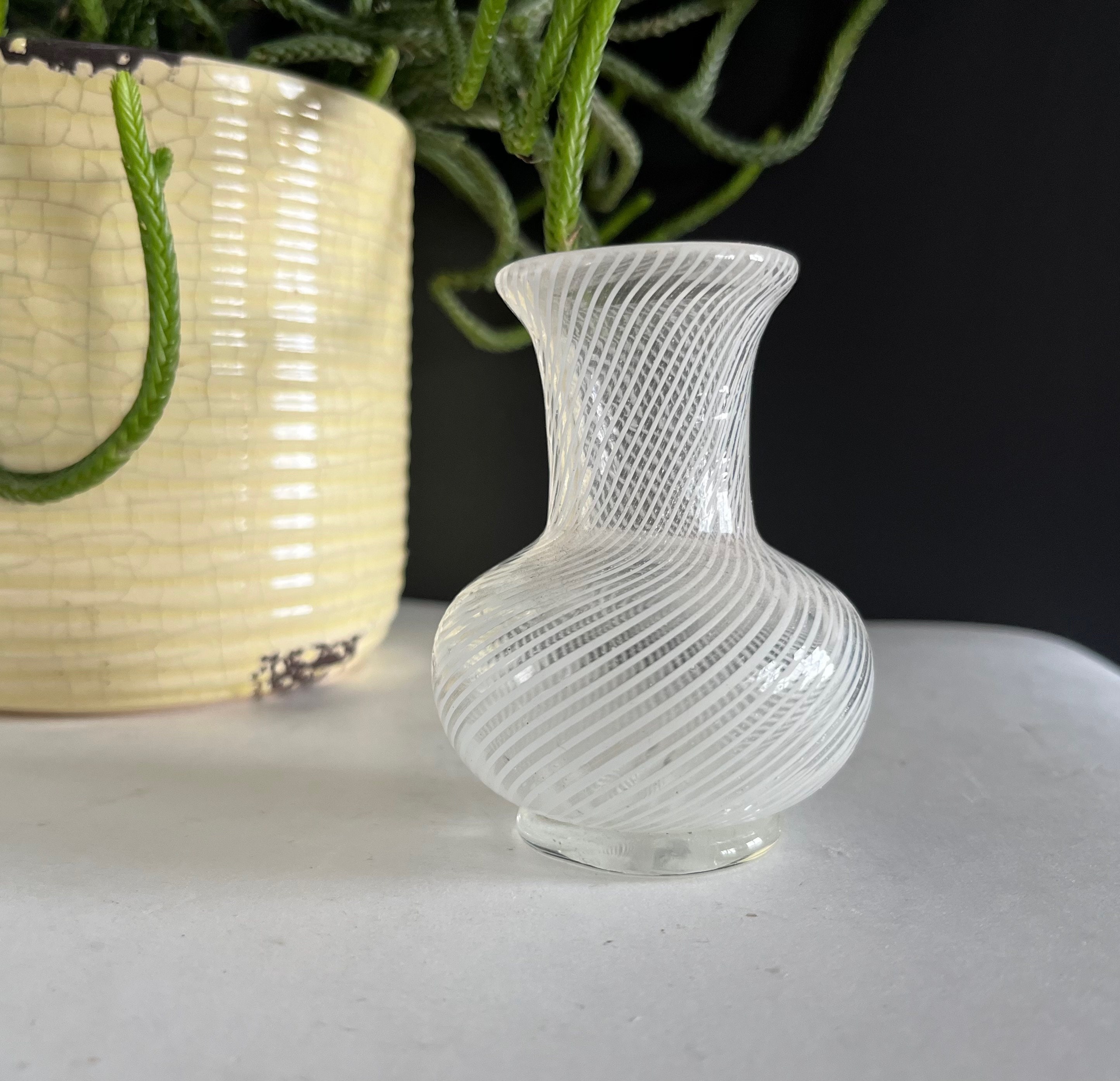 フェントン Fenton ホワイトオパールセント スワール フラワーベース