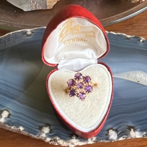 Anillo de cena de cóctel en racimo de amatista de oro de 9 quilates con sello de estilo eduardiano antiguo vintage