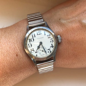 Antyk nr 165 Model 1907 Około 1914 Waltham Rozmiar 0s 15 Jewel WW1 Trench Wristwatch Zegarek naręczny Koperta niklowa