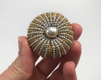 ビンテージブローチハスケル風　メーカー銘 ミリアム ハスケル風のヴィンテージ ブローチ、バロック パールと