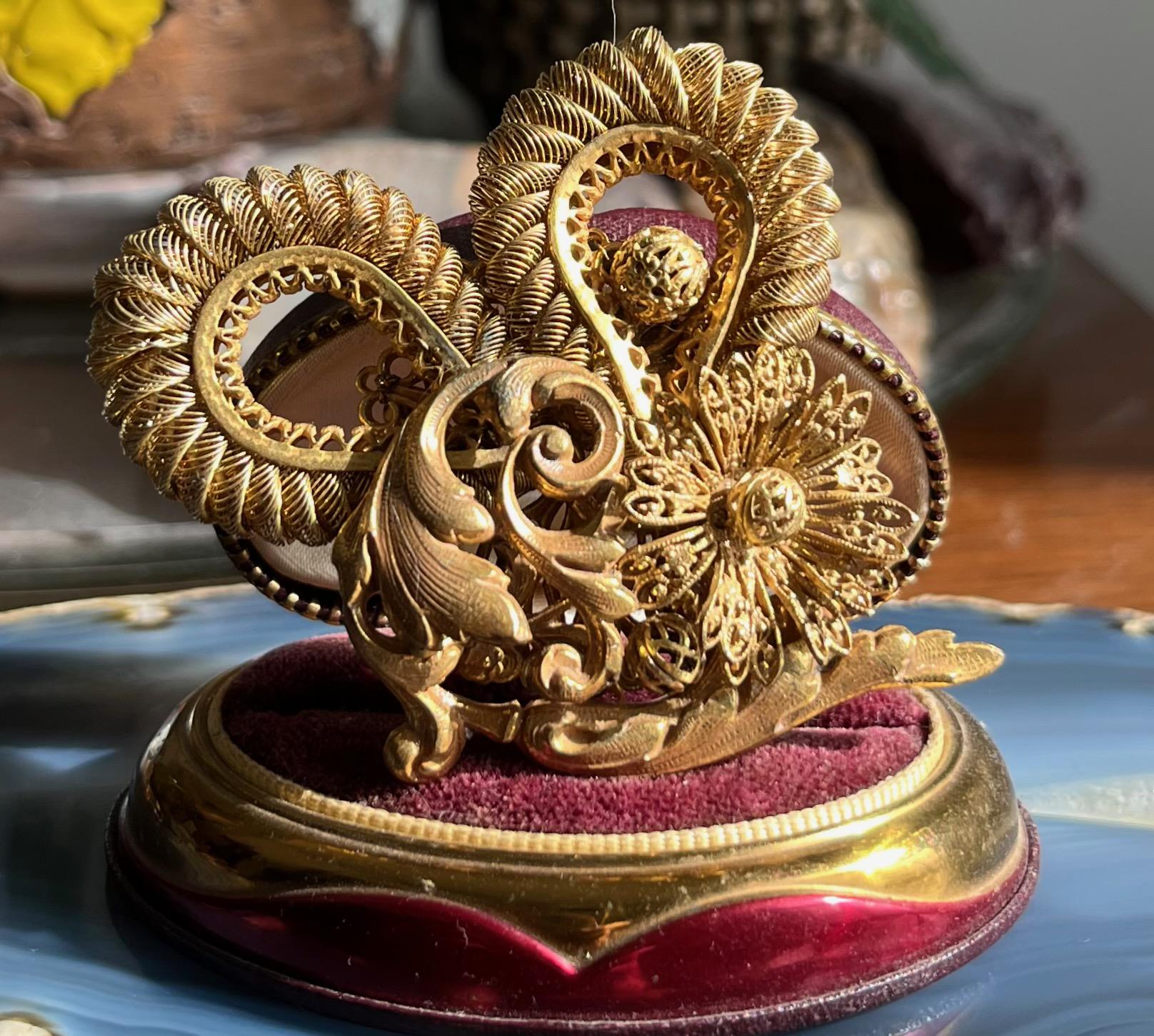 Vintage 1950s Miriam Haskell Gold Gilt Tone Floral Filigree Brooch