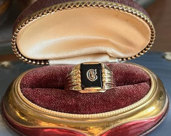 Vintage Art Deco 10K Yellow Gold Black Onyx Initial C or G Signet Ring