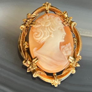 Antique Vintage Gold Filled Carved Shell Cameo Brooch Pendant for Necklace zdjęcie 3