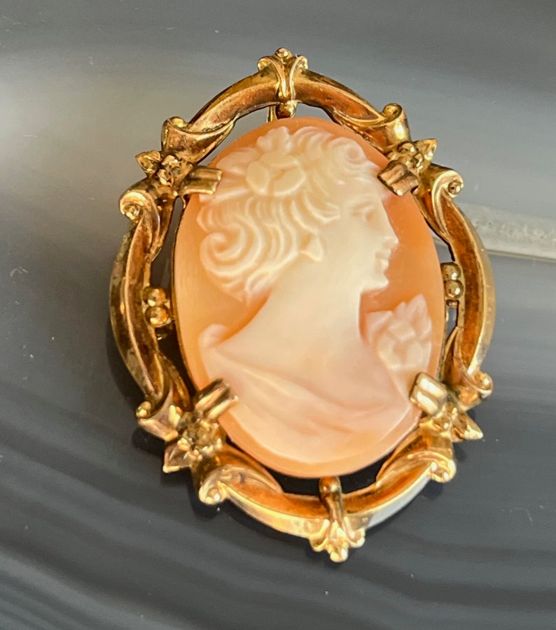 Antique Vintage Gold Filled Carved Shell Cameo Brooch Pendant for Necklace zdjęcie 3