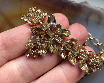 Vintage Mid Century Heliotrope Mystic Topaz Rhinestone Necklace in the Manner of DeLizza Elster Juliana