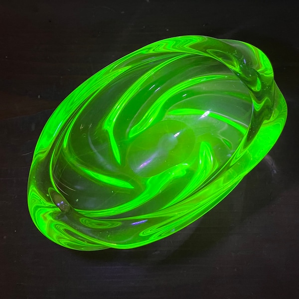 Jaroslav Beranek Ashtray Peach Green Uranium Vaseline Glass Bohemian Czech Skrdlovice Sculptured Glass Cigar Ashtray