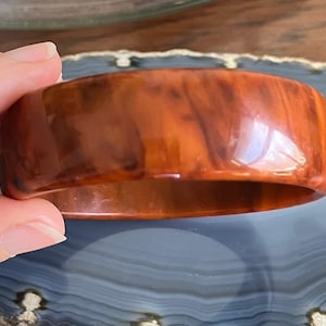 Vintage Oxblood and Custard Marbled Bakelite Bangle Bracelet