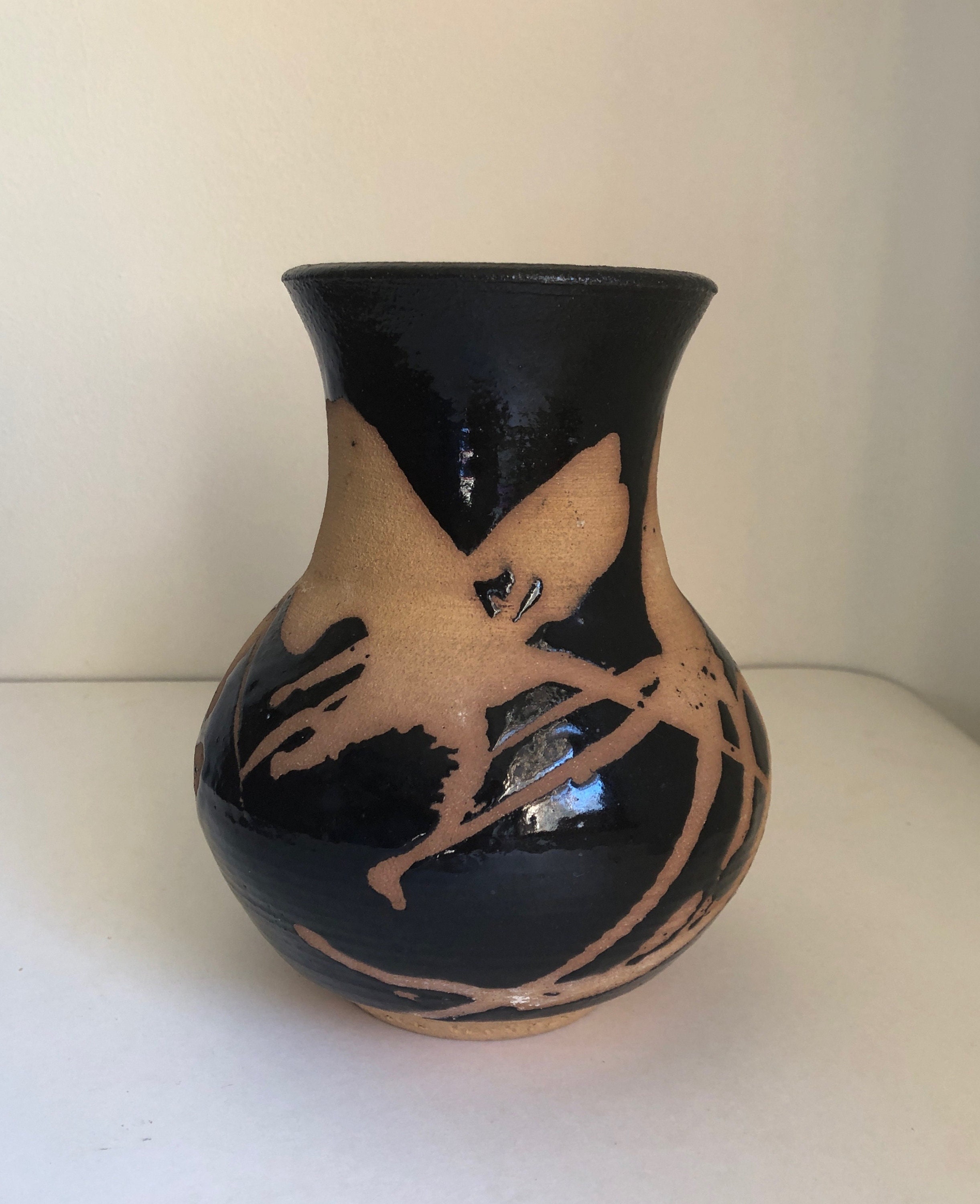 Kanadische Studio Keramik Keramik Grace Leppki Schwarzes Wachs Wider Steingut Vase