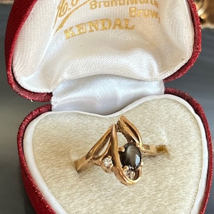 Vintage 10K Gold Grey Star Sapphire and Diamond Ladies Cocktail Dinner Ring