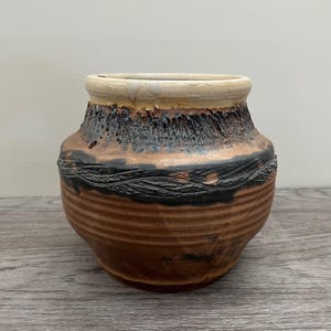 Vintage MCM Brutalist Canadian Studio Pottery Keramik Planter Vas