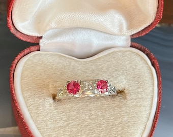 Vintage art-deco 14K geel- en witgouden ring met robijn en diamant