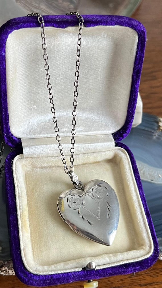Vintage Dorel Sterling Silver Engraved Heart Shaped Locket