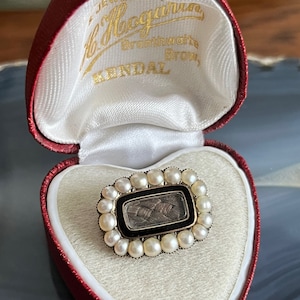 15ct Gold Dated 1827 Georgian Pearl Enamel Hair Work Mourning Memorial Momento Mori Brooch