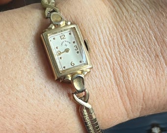 Vintage Mid Century Lady Elgin 14K Gold Filled Wrist Watch