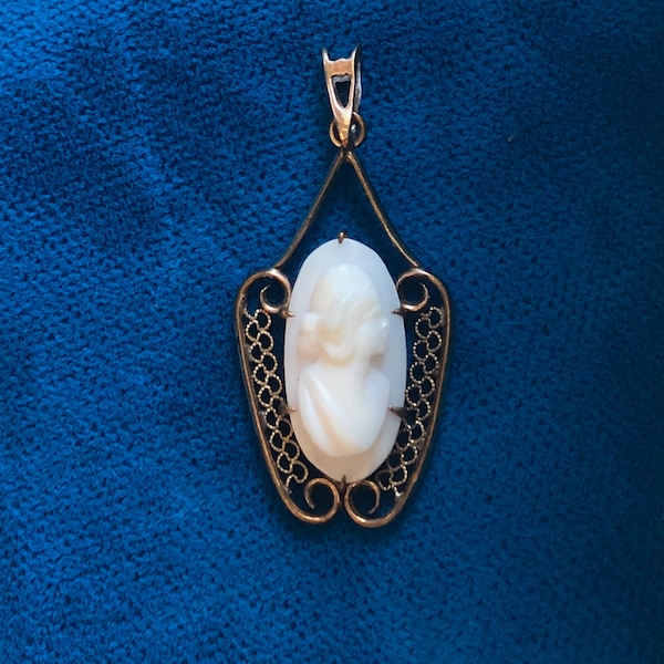 Antique Victorian Gold Filled Carved Shell Cameo Lavalier Pendant for Necklace